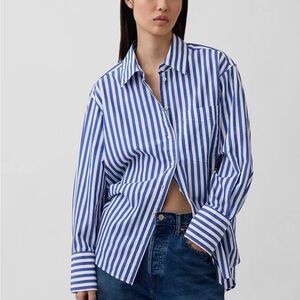GAP Classic Women’s Button Down Blue and White Striped Shirt Size Large NWT